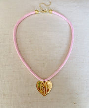 Load image into Gallery viewer, Paracord Love necklace
