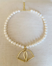 Load image into Gallery viewer, Large Stirrup on Rocky Pearl necklace