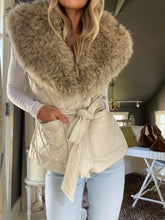 Load image into Gallery viewer, Cream Quilted Fur Vest