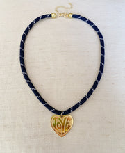 Load image into Gallery viewer, Paracord Love necklace