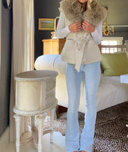 Load image into Gallery viewer, Cream Quilted Fur Vest