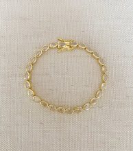 Load image into Gallery viewer, Diamond Teardrop bracelet