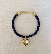 Load image into Gallery viewer, Paracord Love bracelet
