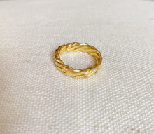 Load image into Gallery viewer, Skinny Rope ring