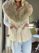 Load image into Gallery viewer, Cream Quilted Fur Vest