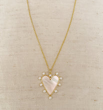 Load image into Gallery viewer, Pearly Heart necklace
