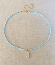 Load image into Gallery viewer, Mother of Pearl Sardine choker