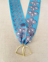 Load image into Gallery viewer, Stirrup Twilly necklace