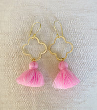 Load image into Gallery viewer, Open Clover Tassel earrings