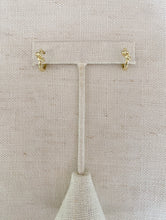 Load image into Gallery viewer, Knot Huggie earrings
