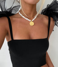 Load image into Gallery viewer, QE2 on Pearl necklace