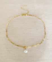 Load image into Gallery viewer, Pearl on Chain choker