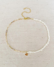 Load image into Gallery viewer, Half Pearl Half Chain Heart choker